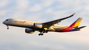 Photo of HL8362 - Airbus A350-941 operated by Asiana Airlines