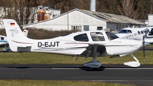 Photo of D-EJJT - Cirrus SR20 G3 GTS operated by RheinMain Flightcenter