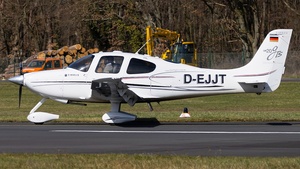Photo of D-EJJT - Cirrus SR20 G3 GTS operated by RheinMain Flightcenter