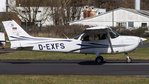 Photo of D-EXFS - Cessna 172R Skyhawk II operated by Hessen-Flieger