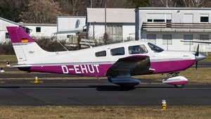 Photo of D-EHUT - Piper PA-28-181 Archer III operated by Private