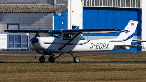 Photo of D-EDPX - Reims-Cessna F152 operated by Hanseatischer Fliegerclub Frankfurt