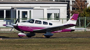 Photo of D-EHUT - Piper PA-28-181 Archer III operated by Private