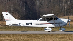Photo of D-EJRW - Cessna 172R Skyhawk operated by Motorfliegerclub Rosenheim