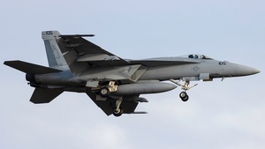 Photo of 165870 - Boeing F/A-18E Super Hornet operated by US Navy