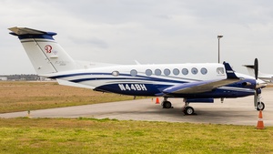 Photo of N44BH - Beechcraft B300 Super King Air 350i operated by Private