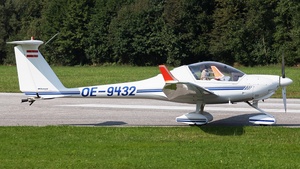 Photo of OE-9432 - Diamond HK36TTC Super Dimona operated by Sportfliegerclub Ried