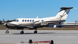 Photo of N34LT - Beechcraft B200 Super King Air operated by Private