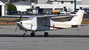 Photo of N5771R - Cessna 172G Skyhawk operated by Private