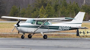Photo of N2818E - Cessna 172N Skyhawk II operated by Private