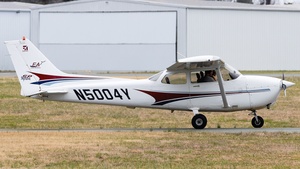 Photo of N5004Y - Cessna 172S Skyhawk SP operated by Elon Aviation