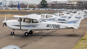 Photo of N170BL - Cessna 172S Skyhawk SP operated by Blue Line Aviation