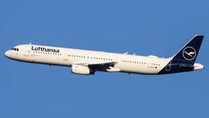Photo of D-AIDC - Airbus A321-231 operated by Lufthansa