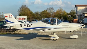 Photo of D-MJXC - Breezer B400 operated by Private