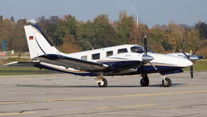 Photo of D-GEFI - Piper PA-34-220T Seneca V operated by Private