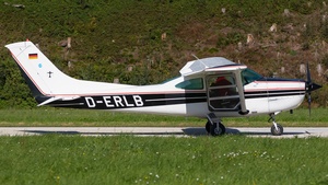 Photo of D-ERLB - Cessna 182R Skylane operated by Private