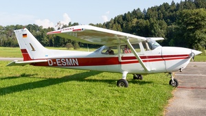 Photo of D-ESMN - Cessna 172N Skyhawk operated by Private