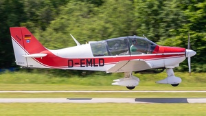 Photo of D-EMLD - Robin DR400/180R Remorqueur operated by Private
