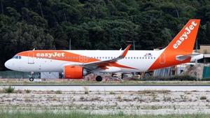 Photo of OE-LST - Airbus A320-251N operated by easyJet Europe