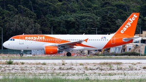 Photo of OE-IJE - Airbus A320-214 operated by easyJet Europe