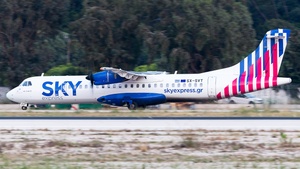 Photo of SX-SVT - ATR 72-600 operated by Sky Express