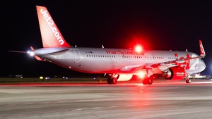 Photo of G-SUNW - Airbus A321-251NX operated by Jet2
