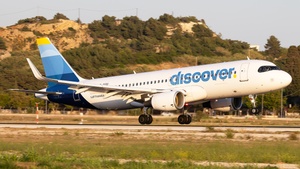 Photo of D-AIUU - Airbus A320-214 operated by Discover Airlines