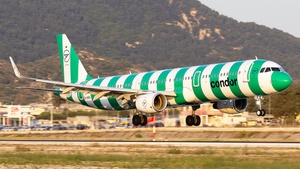 Photo of D-AIAG - Airbus A321-211 operated by Condor