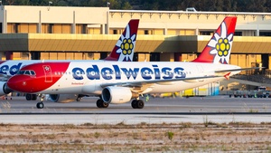Photo of HB-IHZ - Airbus A320-214 operated by Edelweiss Air