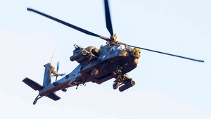 Photo of 04-05437 - Boeing AH-64D Apache operated by US Army