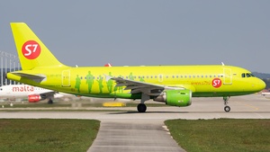 Photo of VP-BTP - Airbus A319-114 operated by S7 Airlines