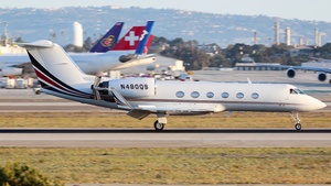 Photo of N480QS - Embraer Phenom 300 operated by NetJets