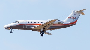 Photo of PH-MEX - Cessna 650 Citation VI operated by Solid Air