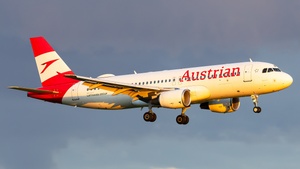 Photo of OE-LBU - Airbus A320-214 operated by Austrian Airlines