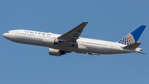 Photo of N226UA - Boeing 777-222(ER) operated by United Airlines