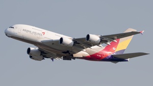 Photo of HL7635 - Airbus A380-841 operated by Asiana Airlines