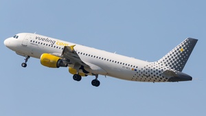Photo of EC-MCU - Airbus A320-214 operated by Vueling