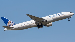 Photo of N219UA - Boeing 777-222(ER) operated by United Airlines