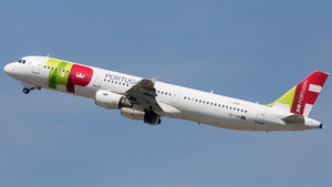 Photo of CS-TJH - Airbus A321-211 operated by TAP Air Portugal