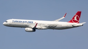 Photo of TC-JSU - Airbus A321-231 operated by Turkish Airlines
