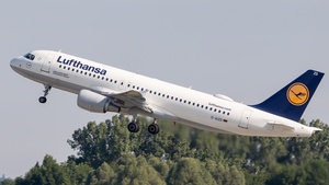 Photo of D-AIZD - Airbus A320-214 operated by Lufthansa