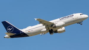 Photo of D-AIZC - Airbus A320-214 operated by Lufthansa