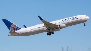Photo of N655UA - Boeing 767-322(ER) operated by United Airlines