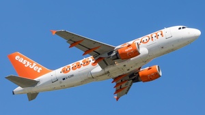 Photo of G-EZBE - Airbus A319-111 operated by easyJet