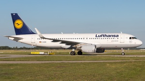 Photo of D-AIUQ - Airbus A320-214 operated by Lufthansa
