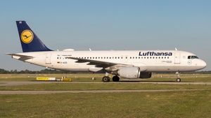 Photo of D-AIZE - Airbus A320-214 operated by Lufthansa