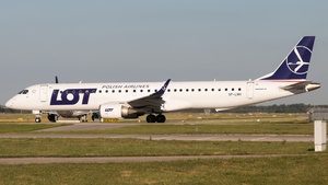 Photo of SP-LNH - Embraer ERJ-195AR operated by LOT Polish Airlines