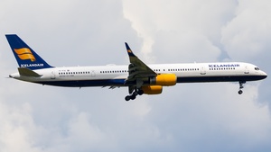 Photo of TF-FIX - Boeing 757-308 operated by Icelandair