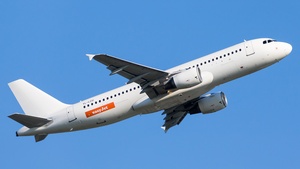 Photo of YL-LCU - Airbus A320-214 operated by easyJet (opb SmartLynx Airlines)
