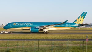 Photo of VN-A893 - Airbus A350-941 operated by Vietnam Airlines